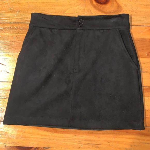 Forever 21 Dresses & Skirts - Forever 21 Black Velour Lined Stretchy Mini Skirt